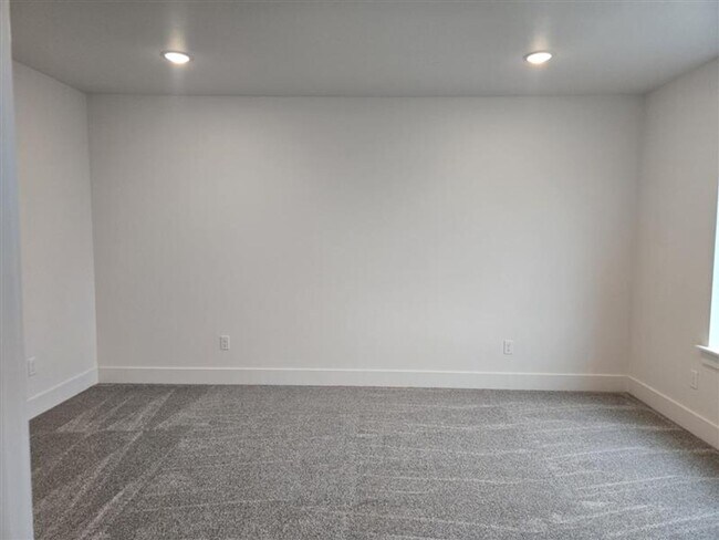 Building Photo - 5877 W 40th Ct