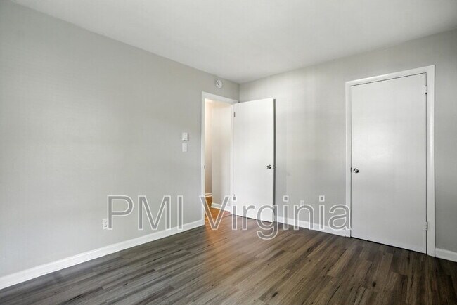 Building Photo - 3237 Verdun Ave
