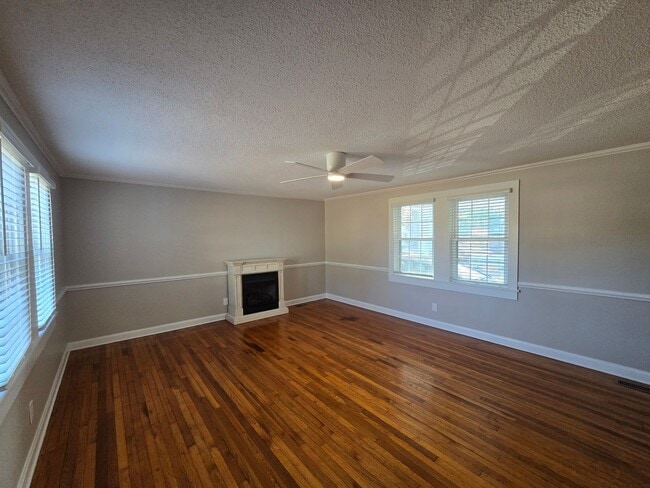 Building Photo - Charming & Low-Maintenance Living Just Steps from Downtown Wendell!
