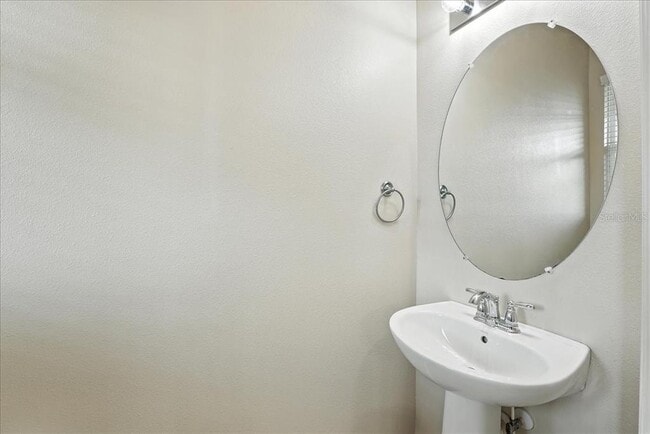 Building Photo - 8959 Hildreth Ave