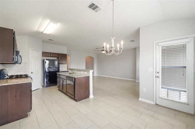 Building Photo - 314 Foxglove Dr
