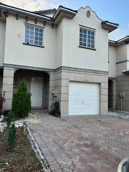 Building Photo - 1305 Lucaya Dr