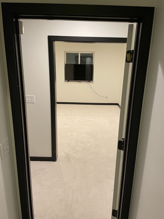 Building Photo - 11366 Sandbank Way