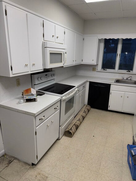 Primary Photo - 614 Exeter Ave