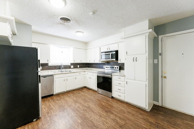 Building Photo - 5426 25th St