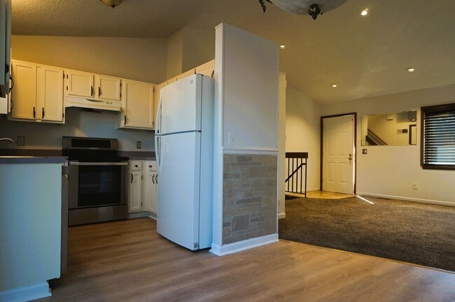 Building Photo - 3525 E 97th Pl