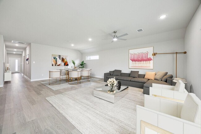 Building Photo - 523 Whispering Winds Trl