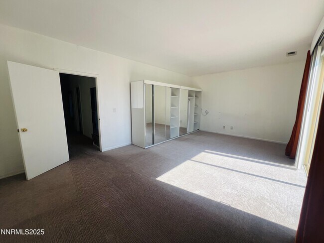 Building Photo - 513 Cypress Point Dr