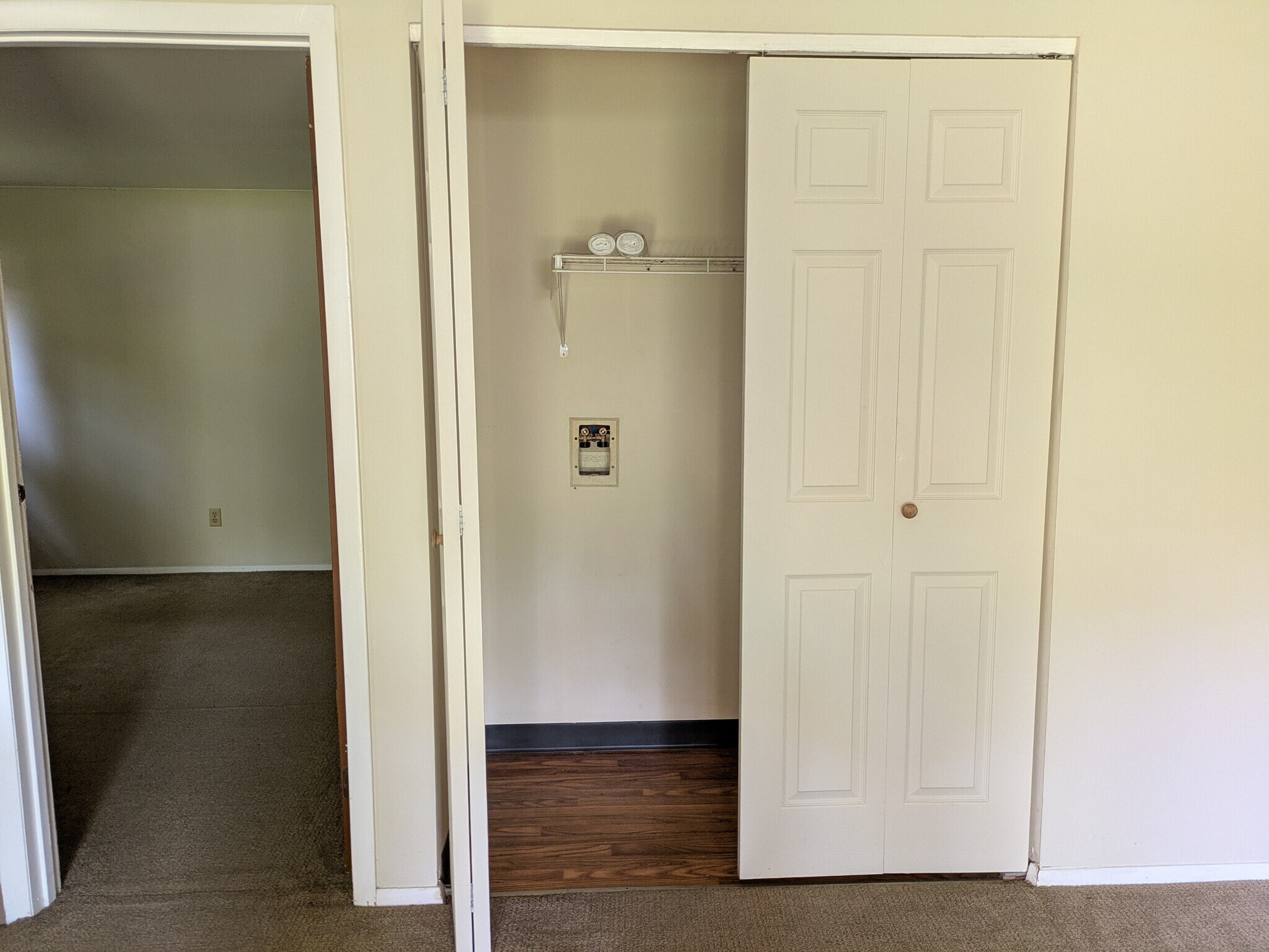 Laundry closet hookups - 137 Thimbleberry Rd