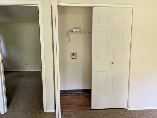 Laundry closet hookups - 137 Thimbleberry Rd