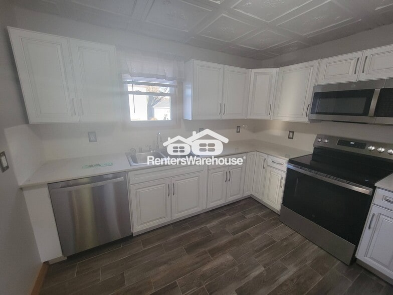 Building Photo - 244 E Fremont St