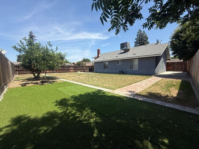 Building Photo - 1105 S Jeffrey Ct