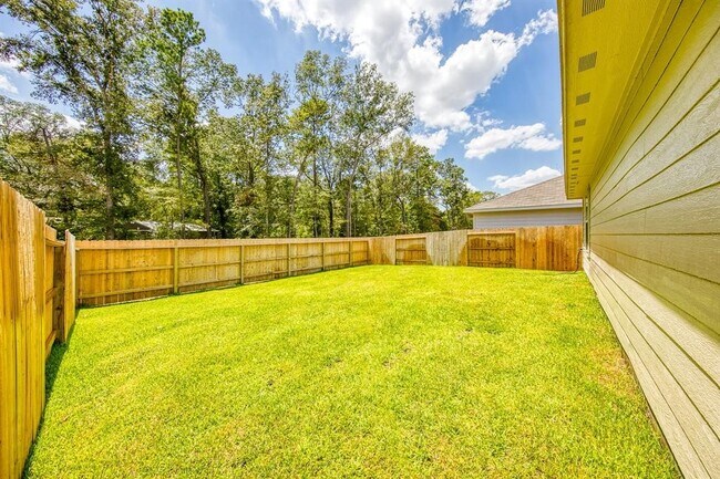 Building Photo - 20930 Zuccala Dr