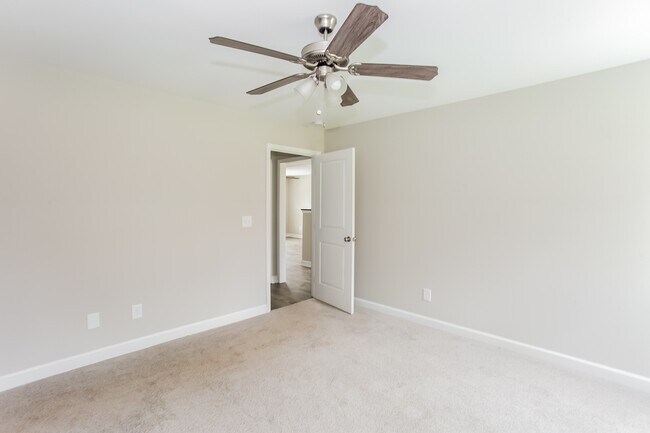 Building Photo - 720 White Crane Rd