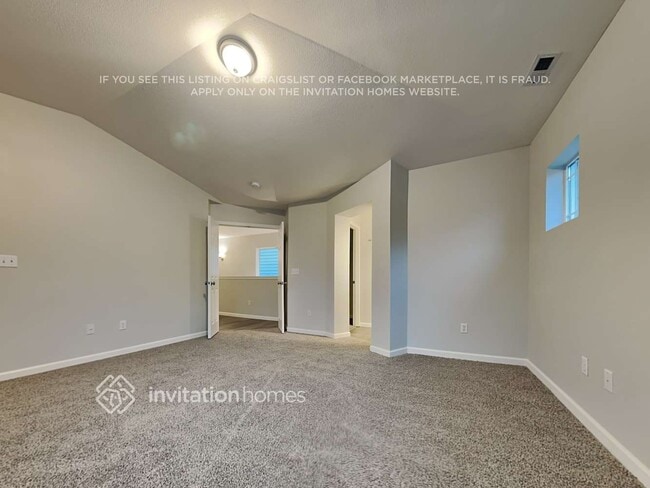 Building Photo - 4136 Edgewater Blvd NE