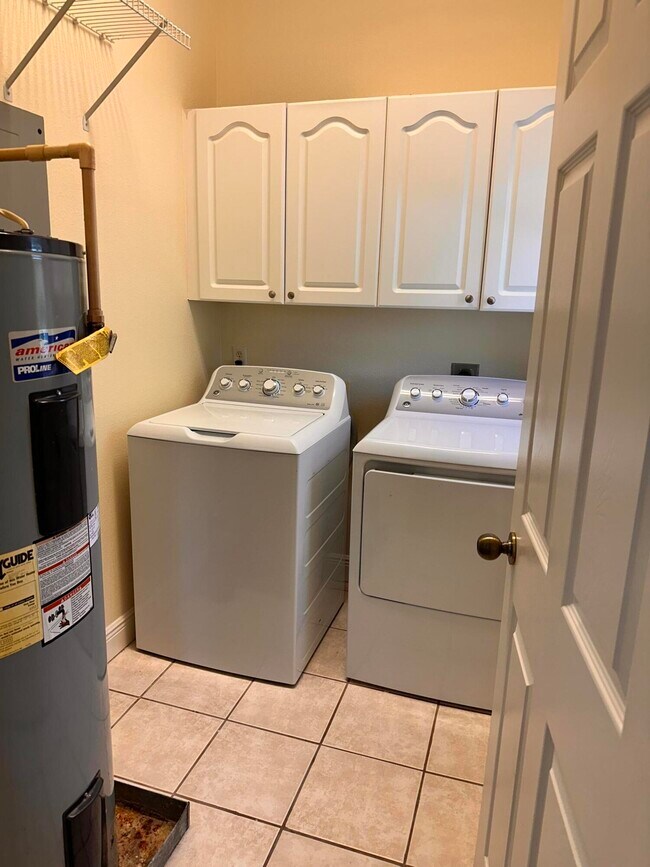 Building Photo - 56 Spires Ln