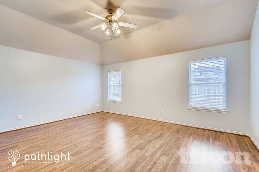 Building Photo - 2921 Gabriel Dr