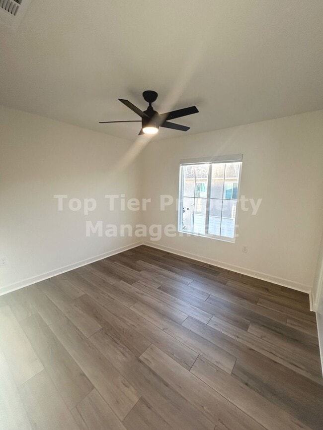 Building Photo - ***Gorgeous 2 bed / 2.5 bath / 1,083 sqft ...