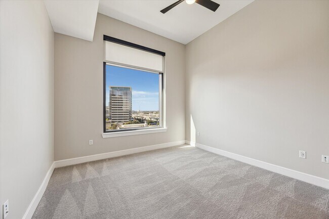 Building Photo - 9757 Katy Fwy