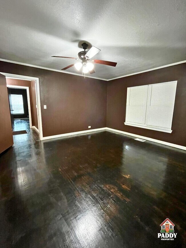 Building Photo - 312 Dogwood Ln