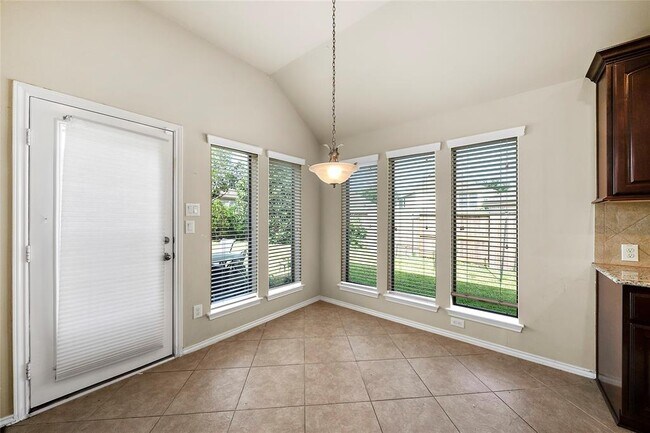 Building Photo - 2801 Enchanted Lake Dr