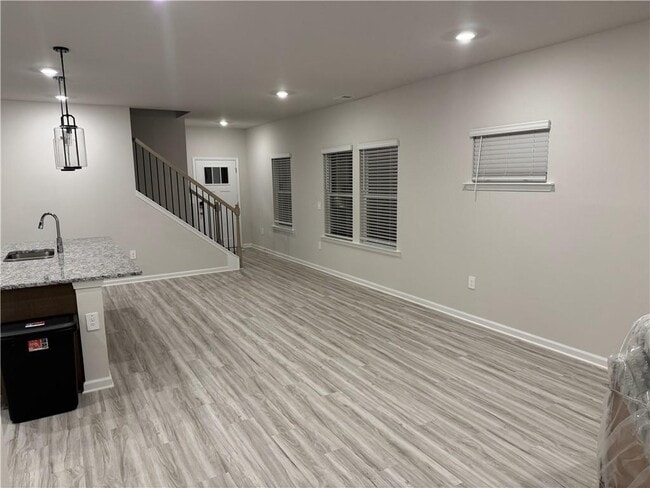 Building Photo - 2044 Avalon Rdg