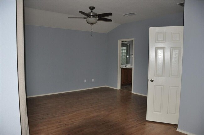 Building Photo - 1501 Big Thicket Dr