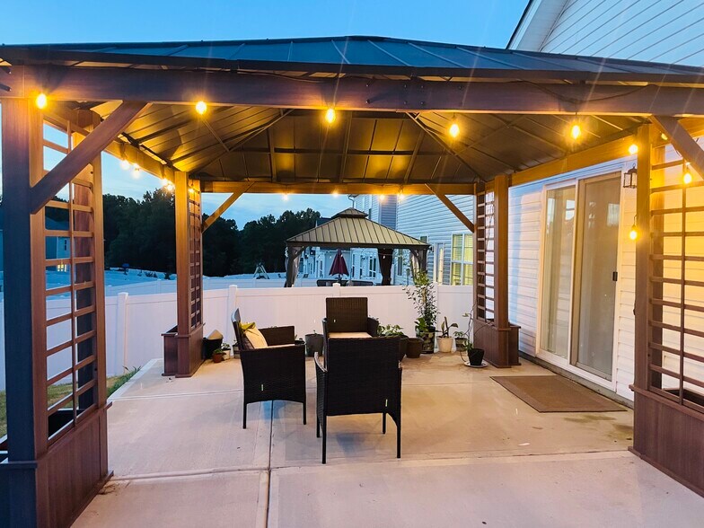Building Photo - 5819 Soft Shell Dr