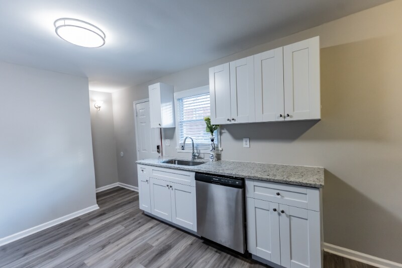 Building Photo - 586 Oakside Dr SW