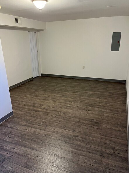 Building Photo - 568 Cypress Rd