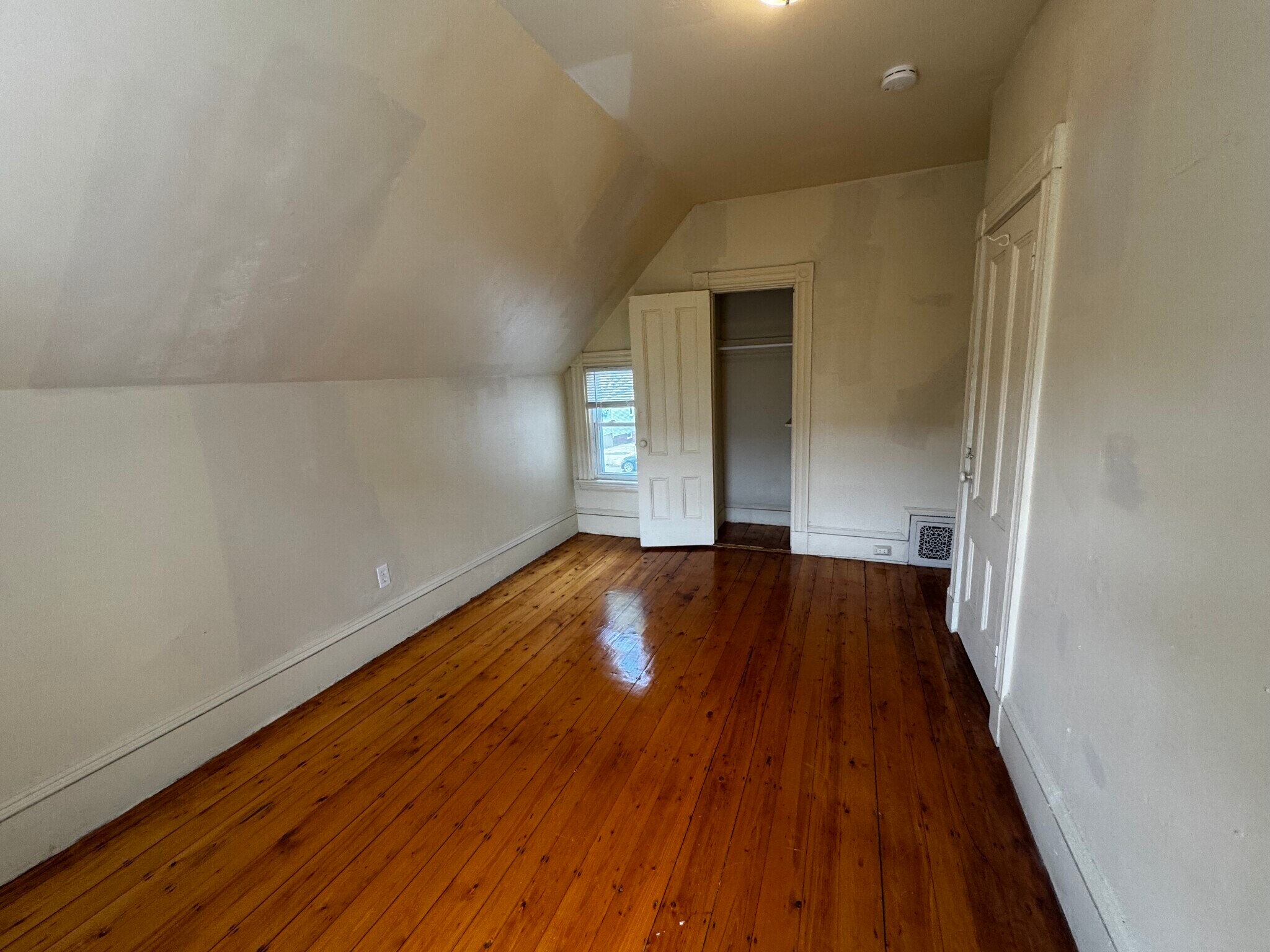 Building Photo - 374 Highland Ave