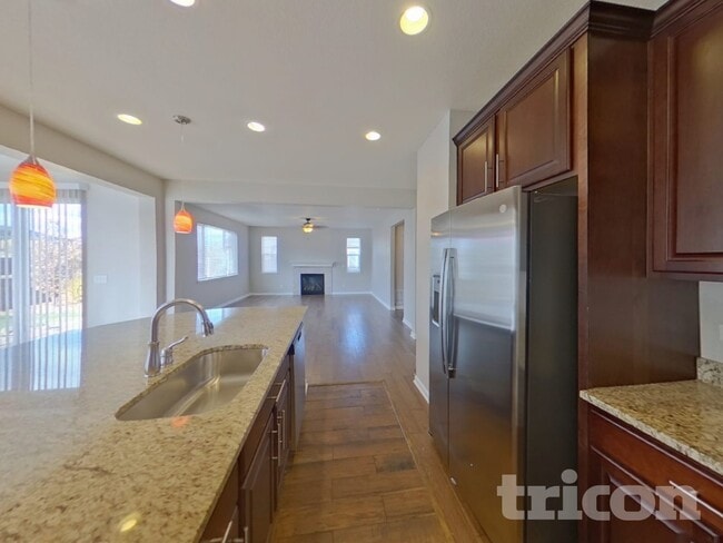 Building Photo - 7360 Blue Water Dr