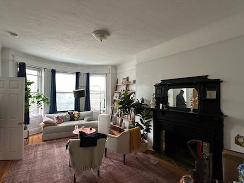 Primary Photo - 477 Beacon St