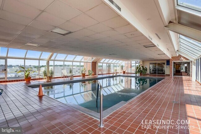 Building Photo - 1230 23rd St NW