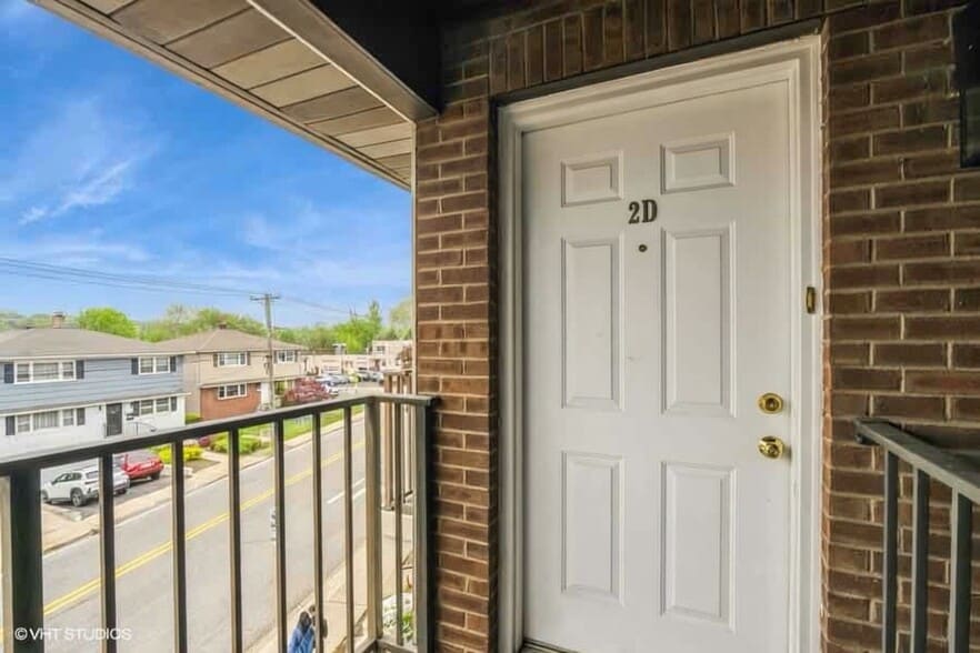 Front door - 500 Riverside Ave