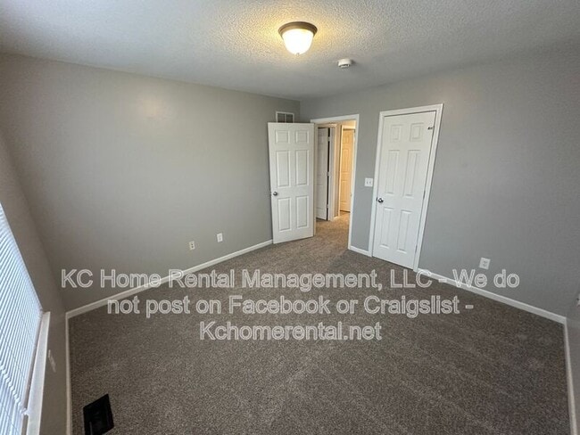 Building Photo - 1955 N 80th Ct