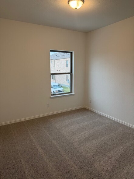 Building Photo - 636 Big Bend Dr