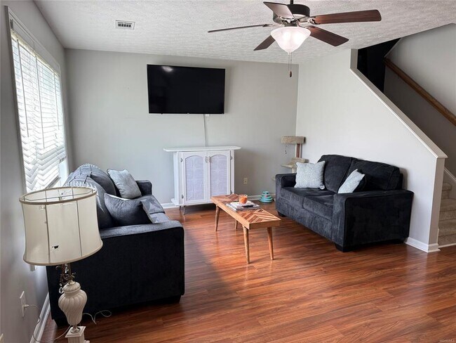 Building Photo - 2110 Winding Oak Dr