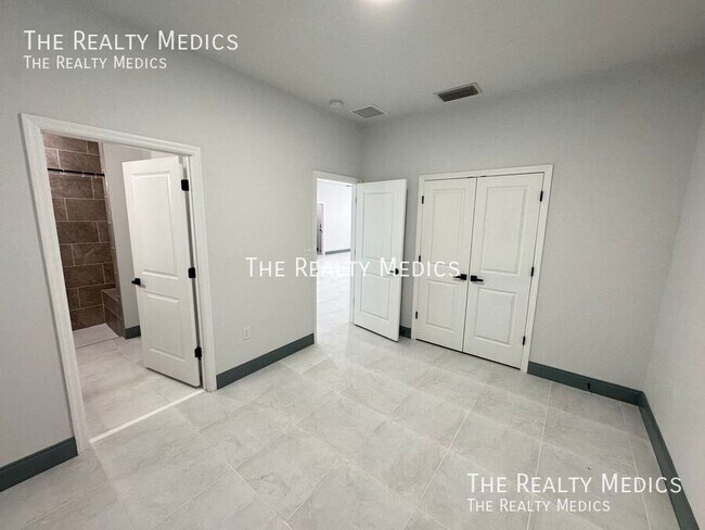 Building Photo - 2226 Rock Dr