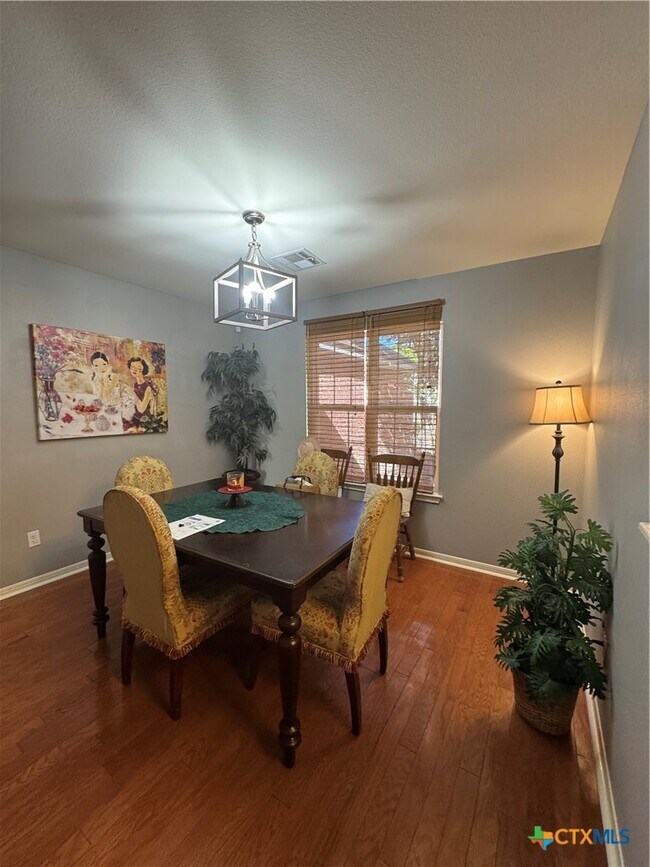 Building Photo - 5704 Meadow Wood Dr