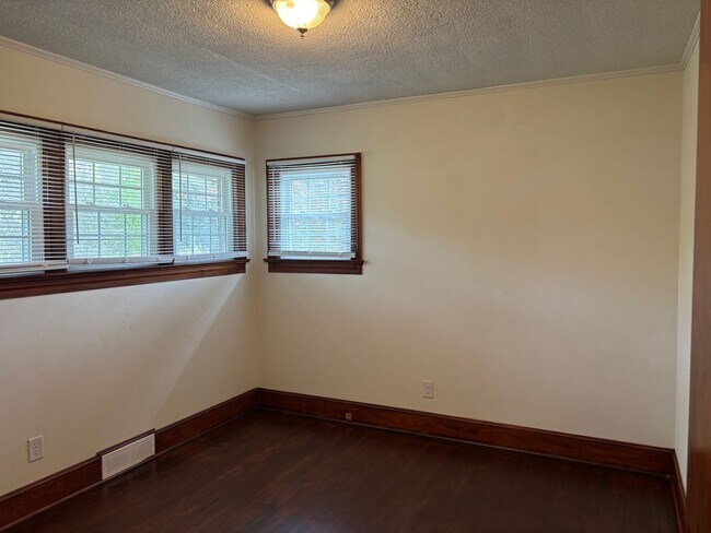 Building Photo - 3 Bed, 1 Bath Brick house in Ramseur