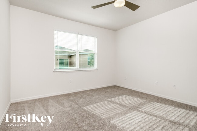 Building Photo - 1271 Ponca Rd