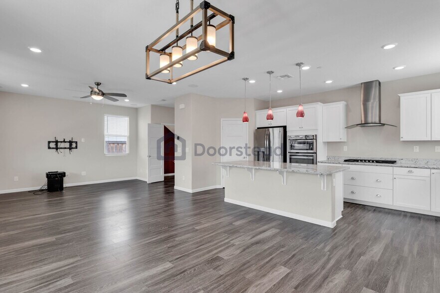 Building Photo - 6112 Mehrten Cir