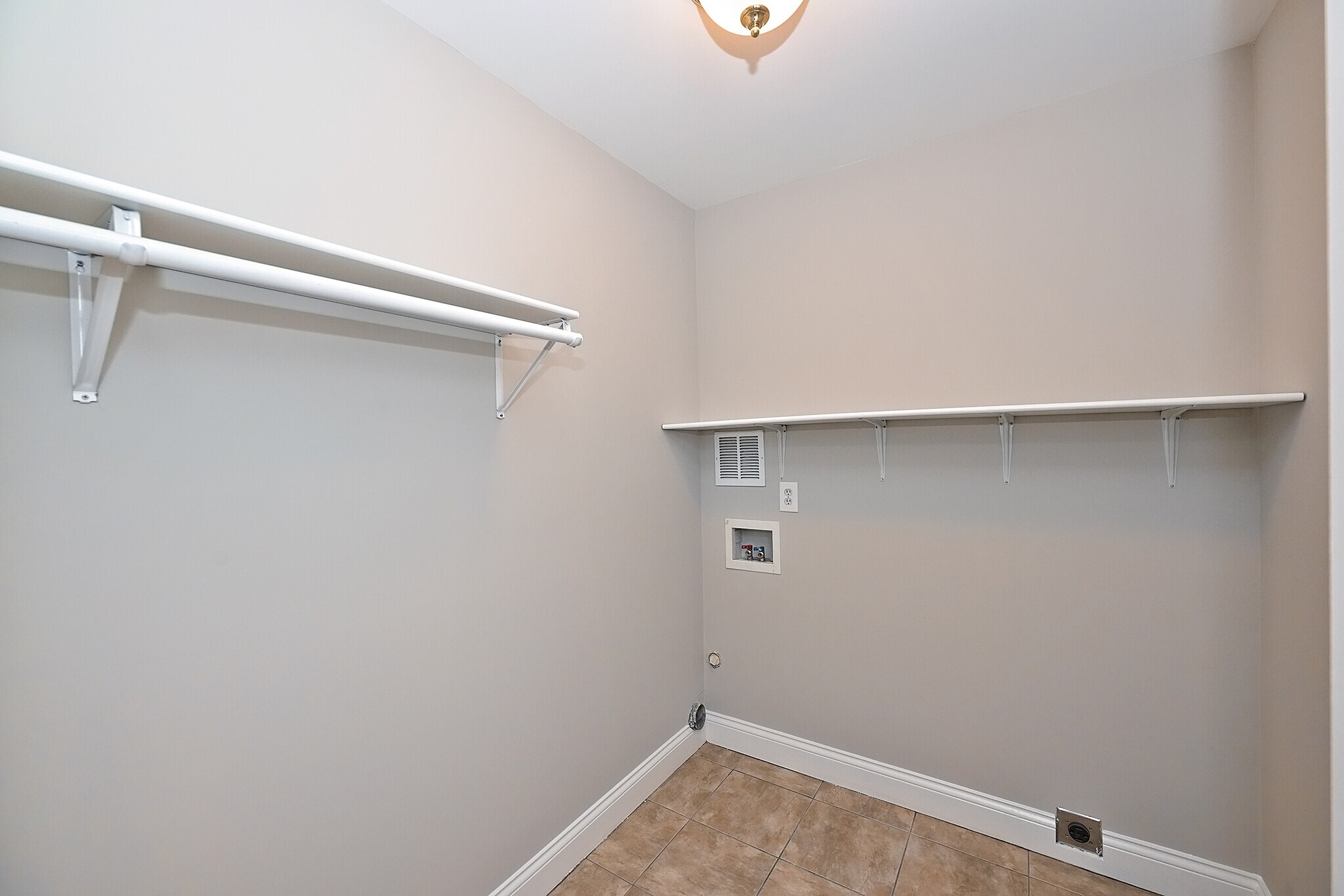Building Photo - 1601 Wilmore Dr