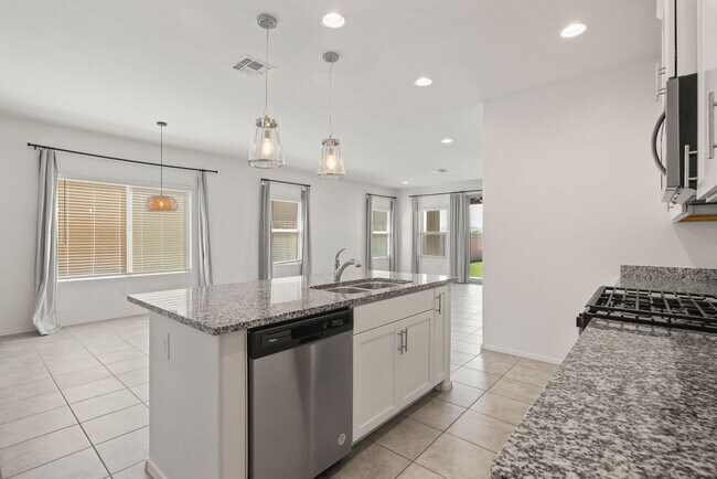 Building Photo - 11288 S Weismann Dr