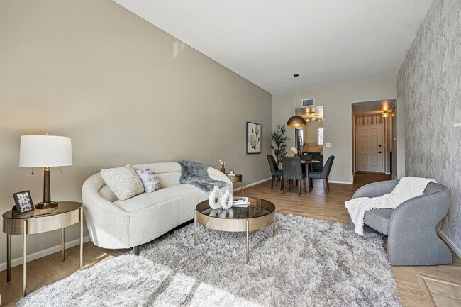 Building Photo - Sunny 2-Bed, 2-Bath Condo in Boulder’s Kin...