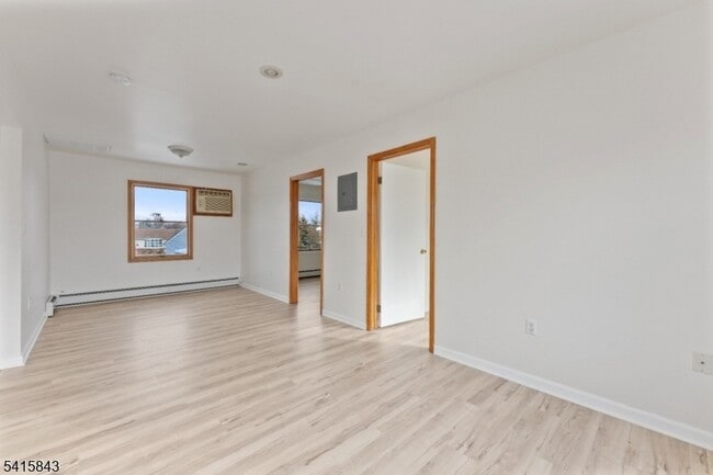 Building Photo - 190 Martin Ave