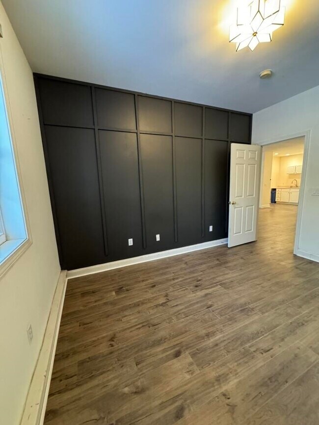 Building Photo - 95 Court St