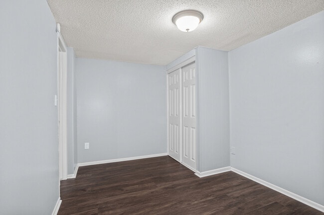 Building Photo - 5605 W 58th St