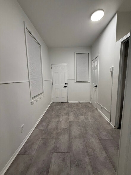 Building Photo - 1850 E Allegheny Ave